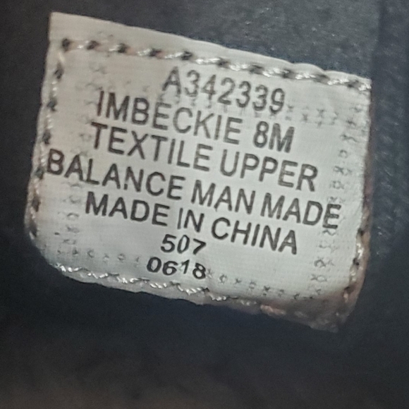 Isaac Mizrahi Black And Gold Sneakers. Eye Catching Design. - Picture 2 of 5